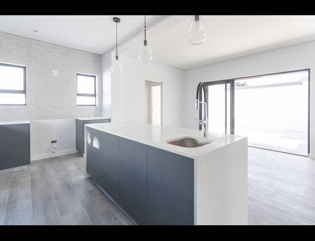 4 BEDROOM FREEHOLD FOR SALE IN SANDOWN
